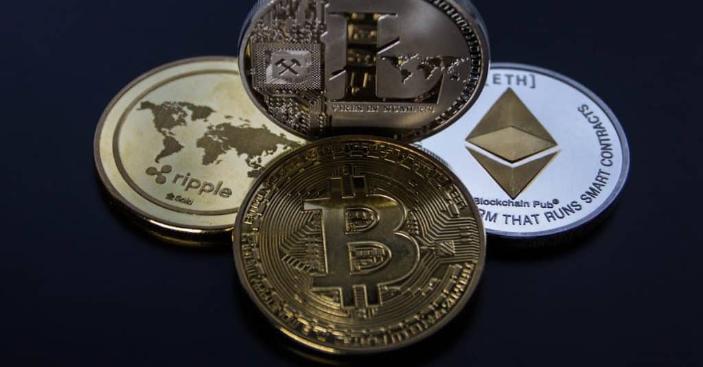 découvrez tout ce que vous devez savoir sur le bitcoin, la première crypto-monnaie décentralisée, son fonctionnement, son histoire et son impact sur l'économie mondiale.