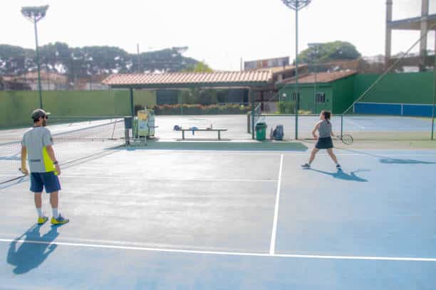Les problématiques dans la construction de courts de tennis en béton poreux à Nice